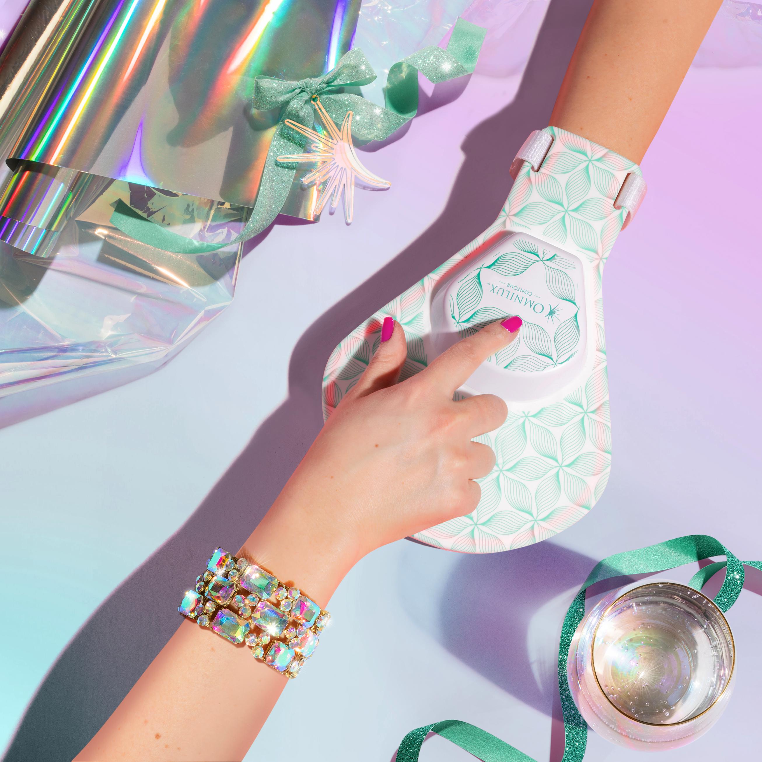 Omnilux Contour Glove.
